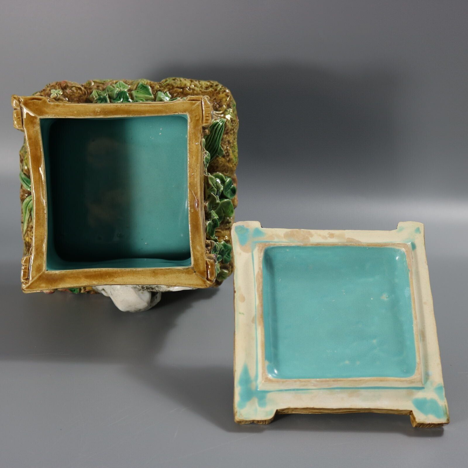 photo vinterior Brown Westhead Moore & Co Rabbit Box And Cover
