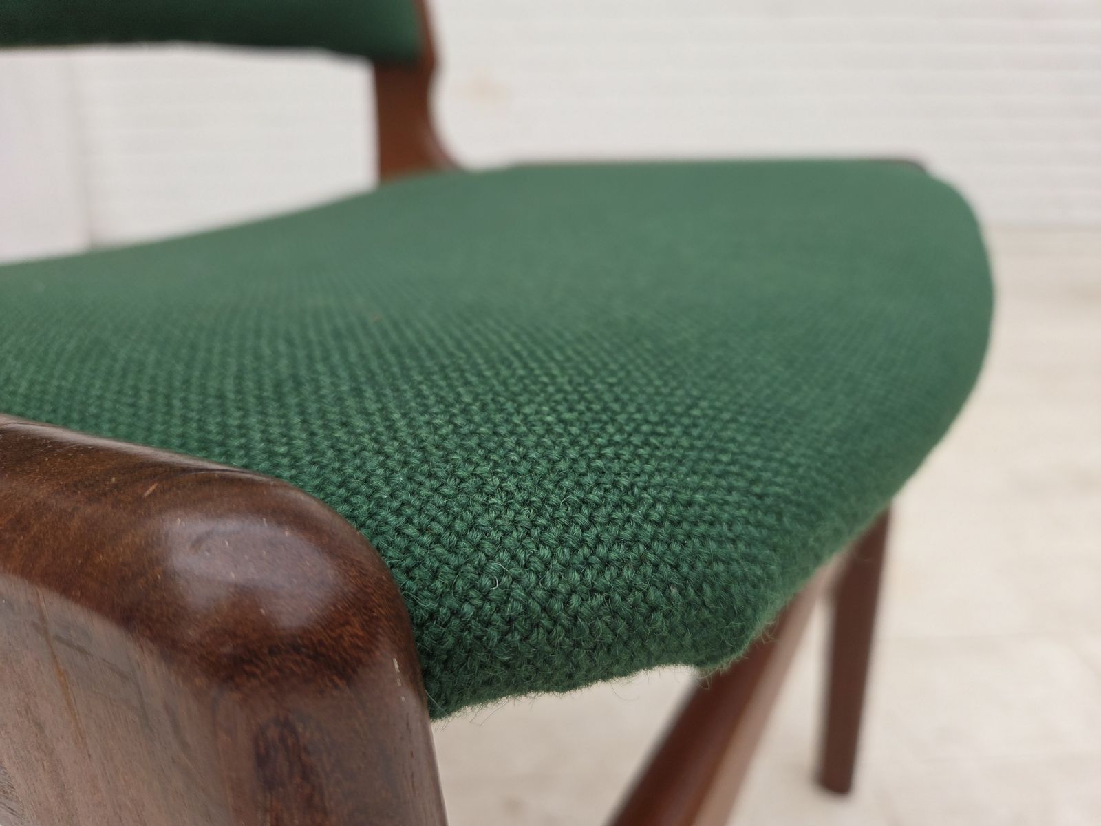 Jaren 1960, Deens design van Erik Buch, set van 4 eetkamerstoelen, model 89. photo vinterior