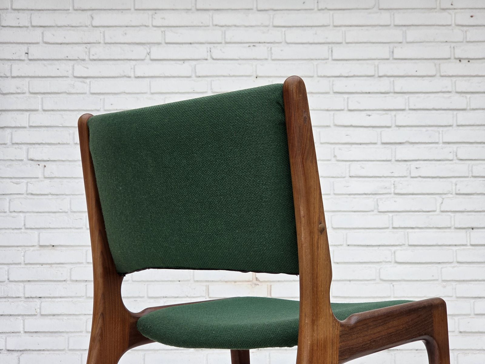 photo vintage Jaren 1960, Deens design van Erik Buch, set van 4 eetkamerstoelen, model 89.
