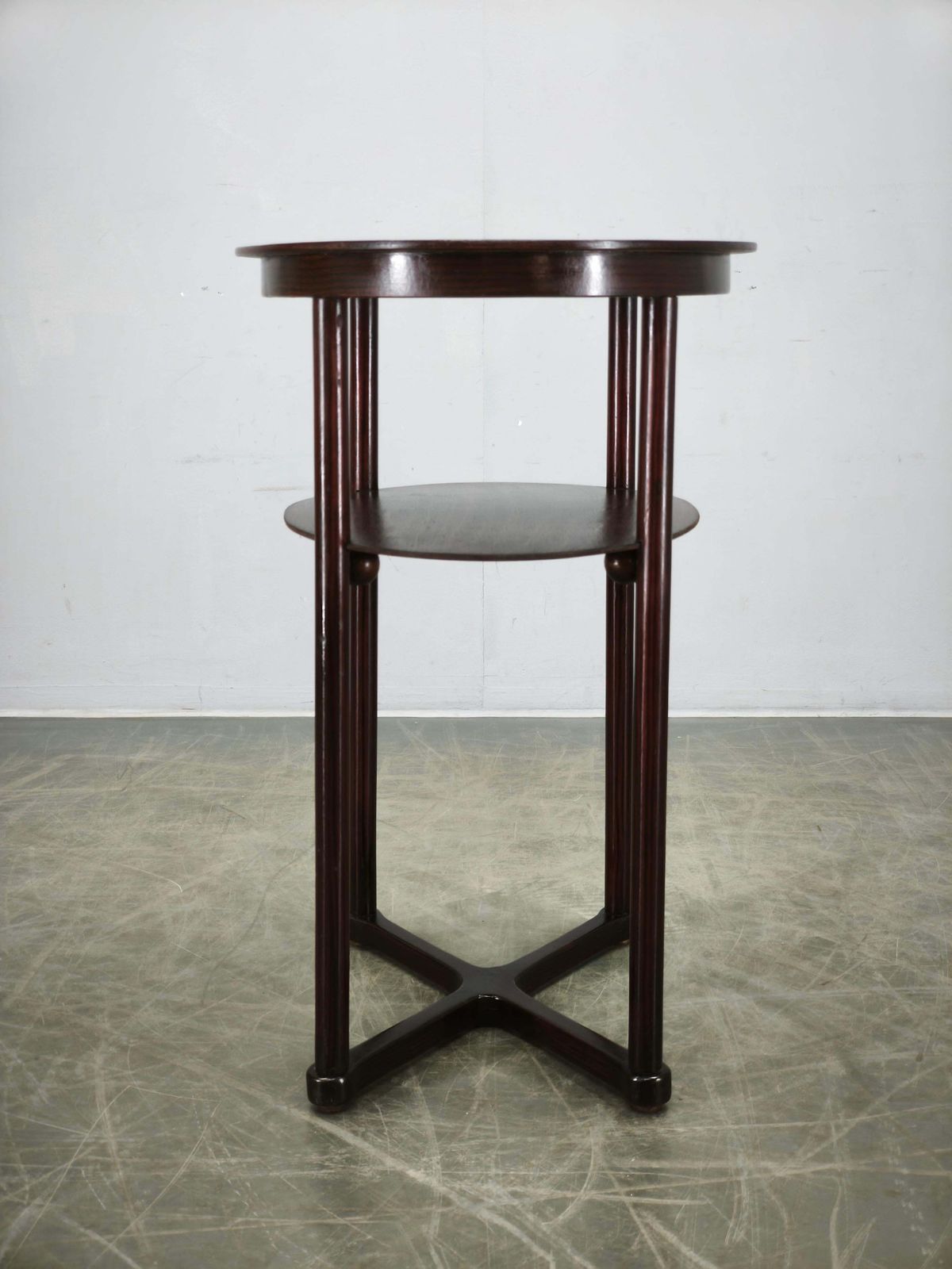 Meubels Josef Hoffmann Ovale Tafel voor Jacob & Josef Kohn, Wenen, ca. 1900 photo