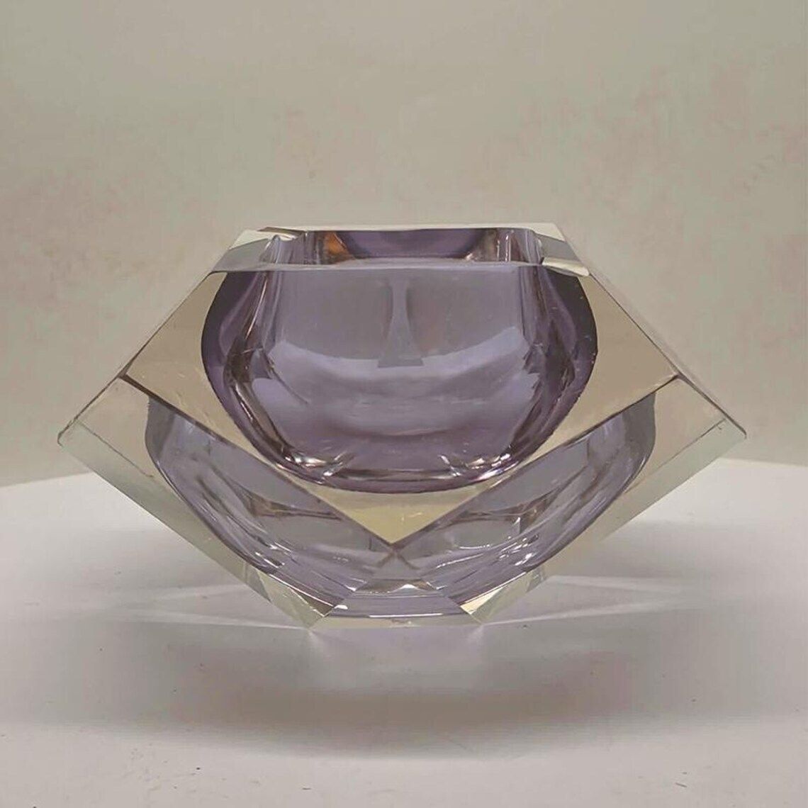 1960s Big Rare Color Ashtray Or Catch All In Murano Glass By Flavio Poli For Seguso. 15cm. / 5.90 Inches