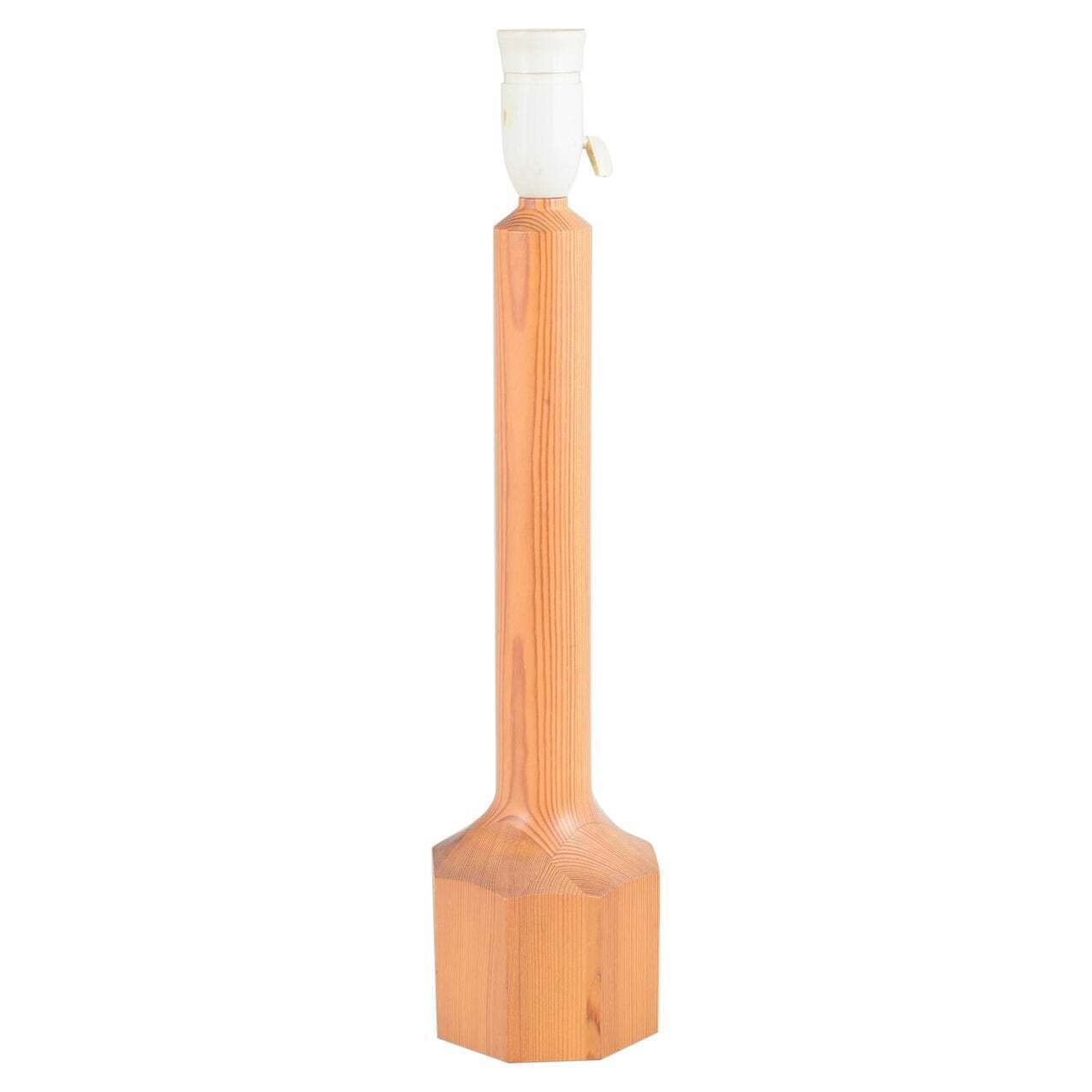 Lampe de table scandinave en pin d'Oregon massif, années 1970.