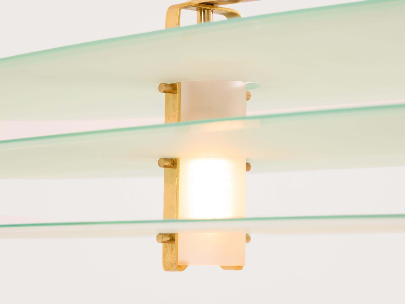 Luminaires Lustre Roberto Volonterio et Cesare Benedetti en laiton et verre, années 1980 photo