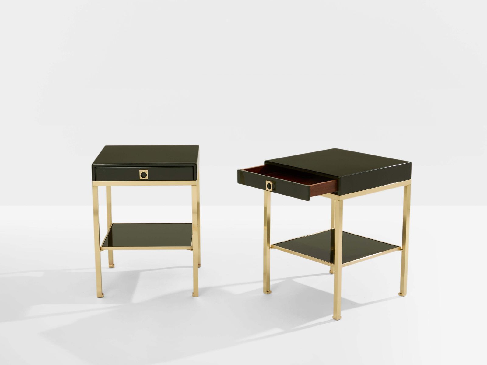 Paire de tables de chevet en laque verte et laiton Guy Lefevre Maison Jansen, années 1970 photo for sale