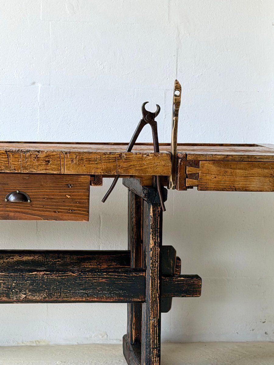 Meubels Antieke houten werkbank, jaren 1890 photo