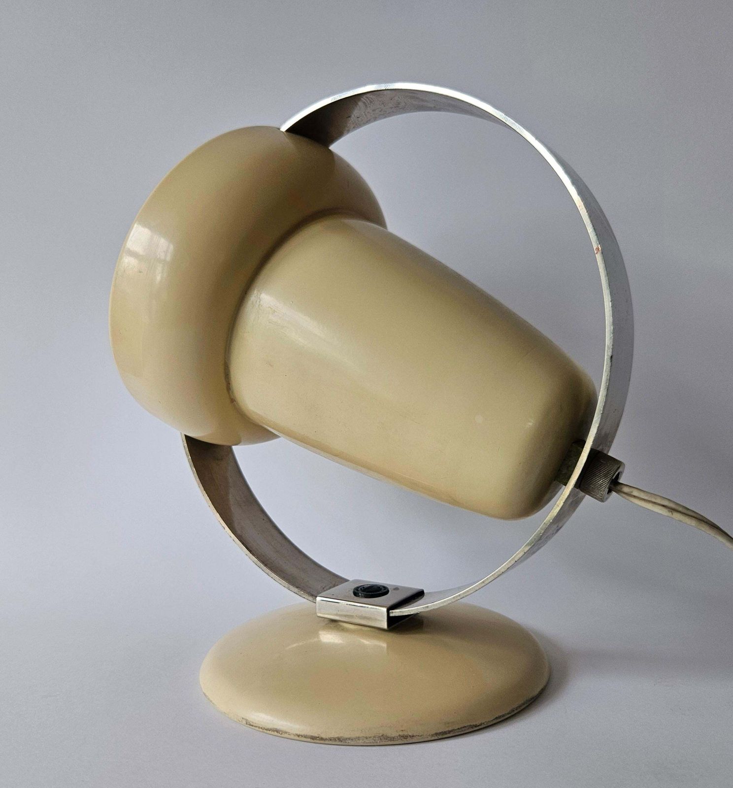 Mid-century tafel- of wandlamp Philips, Charlotte Perriand, Nederland, jaren 1960 photo furniture
