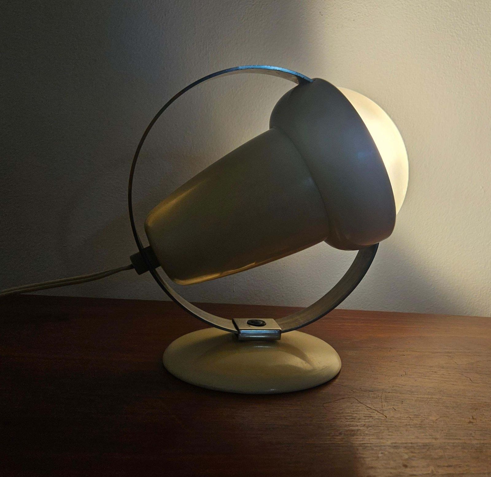 photo buy Mid-century tafel- of wandlamp Philips, Charlotte Perriand, Nederland, jaren 1960