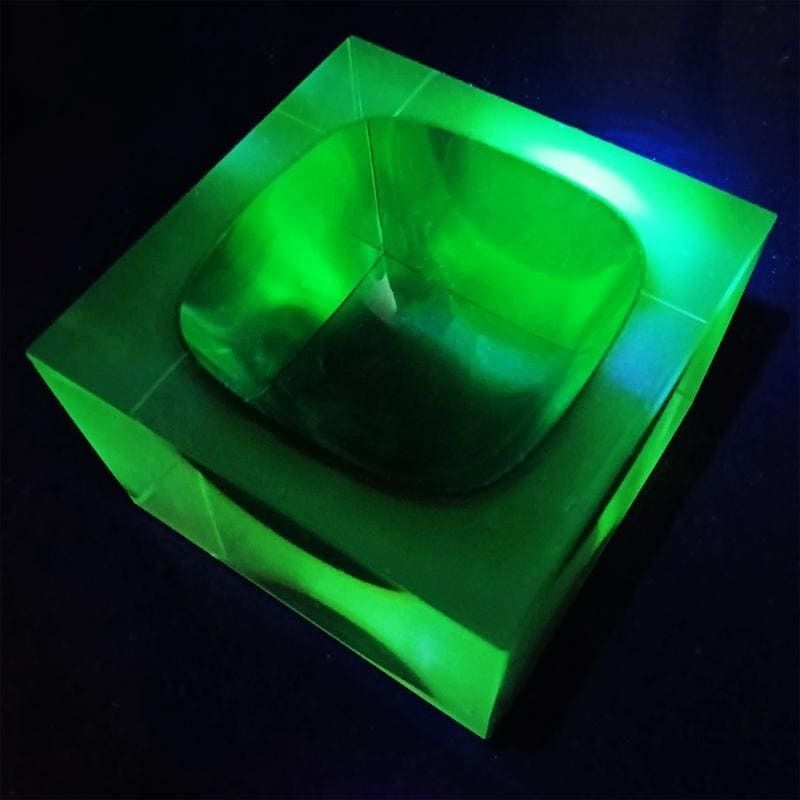 1960s Rare Uranium Square Ashtray In Murano Glass By Flavio Poli For Seguso. photo furniture