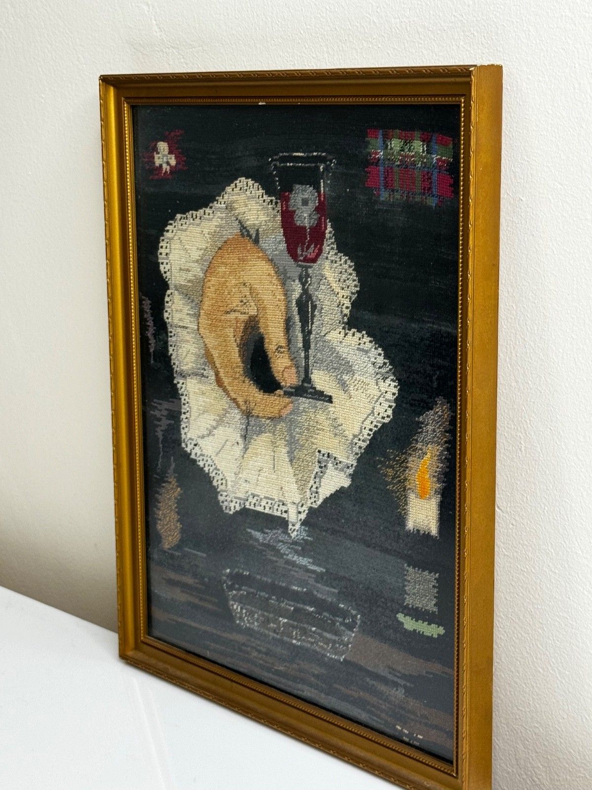 photo furniture Vintage Jacobite eerbetoon, borduurwerk "King Over The Water" Treason Toast
