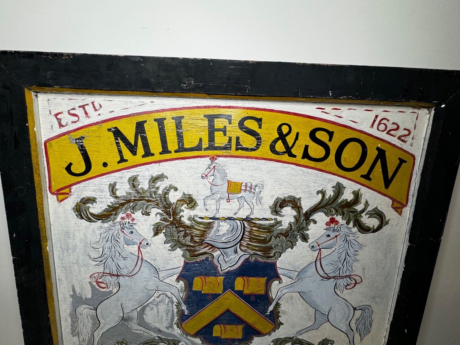 photo furniture Vintage Heraldisch Handelsreclamebord J.Miles & Son Master Saddlers Dorchester