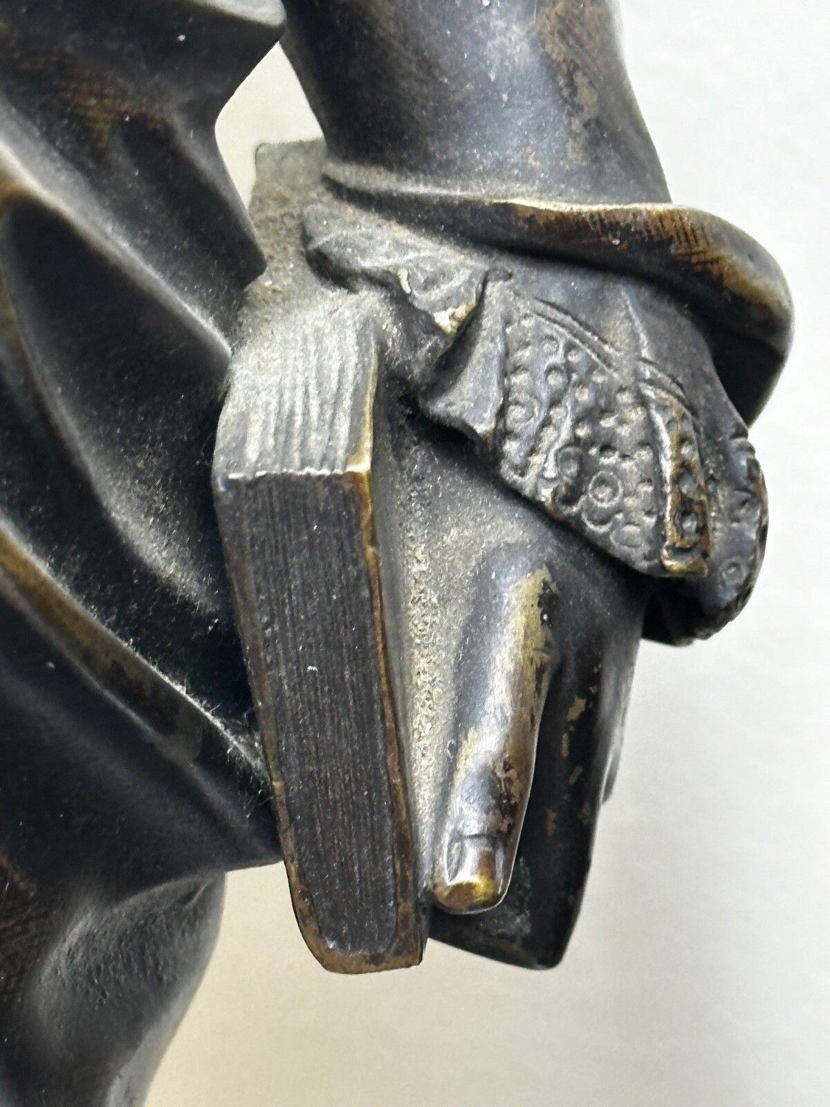 photo vinterior Paar 19e-eeuwse bronzen sculpturen van de dichters Lord Byron & Sir Walter Scott