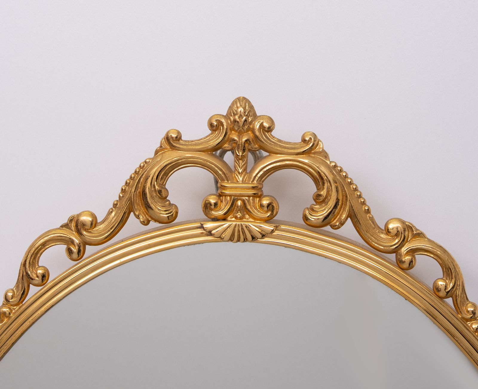 4 Klassieke Messing Medaillonvormige Wandspiegels, jaren 1970 photo furniture
