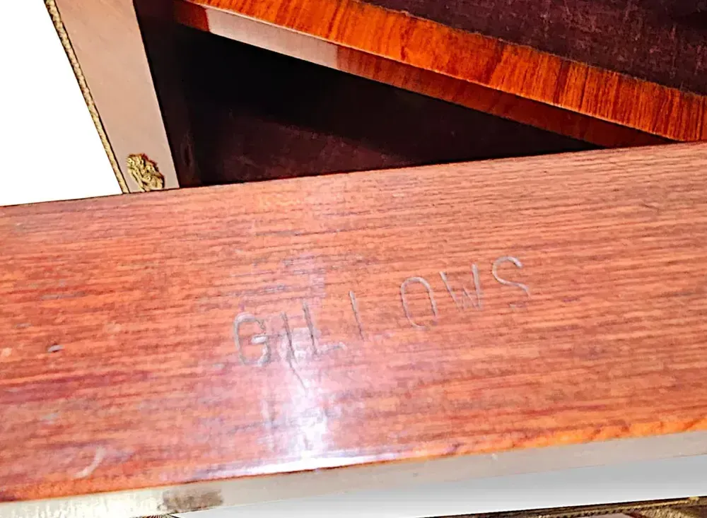 Zeer zeldzame grote 19e eeuwse ingelegd wortelnouten credenza, gestempeld 'Gillows' photo Meubels