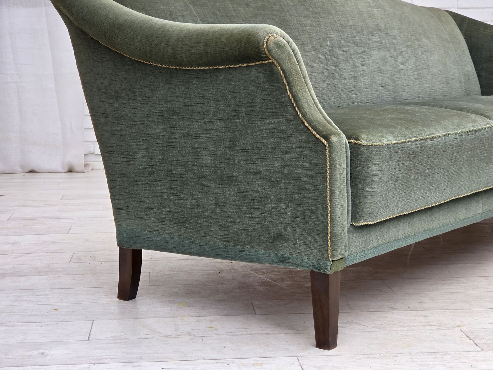 Jaren 1960, 3-zitsbank Deens design, groen meubelvelours. photo vinterior
