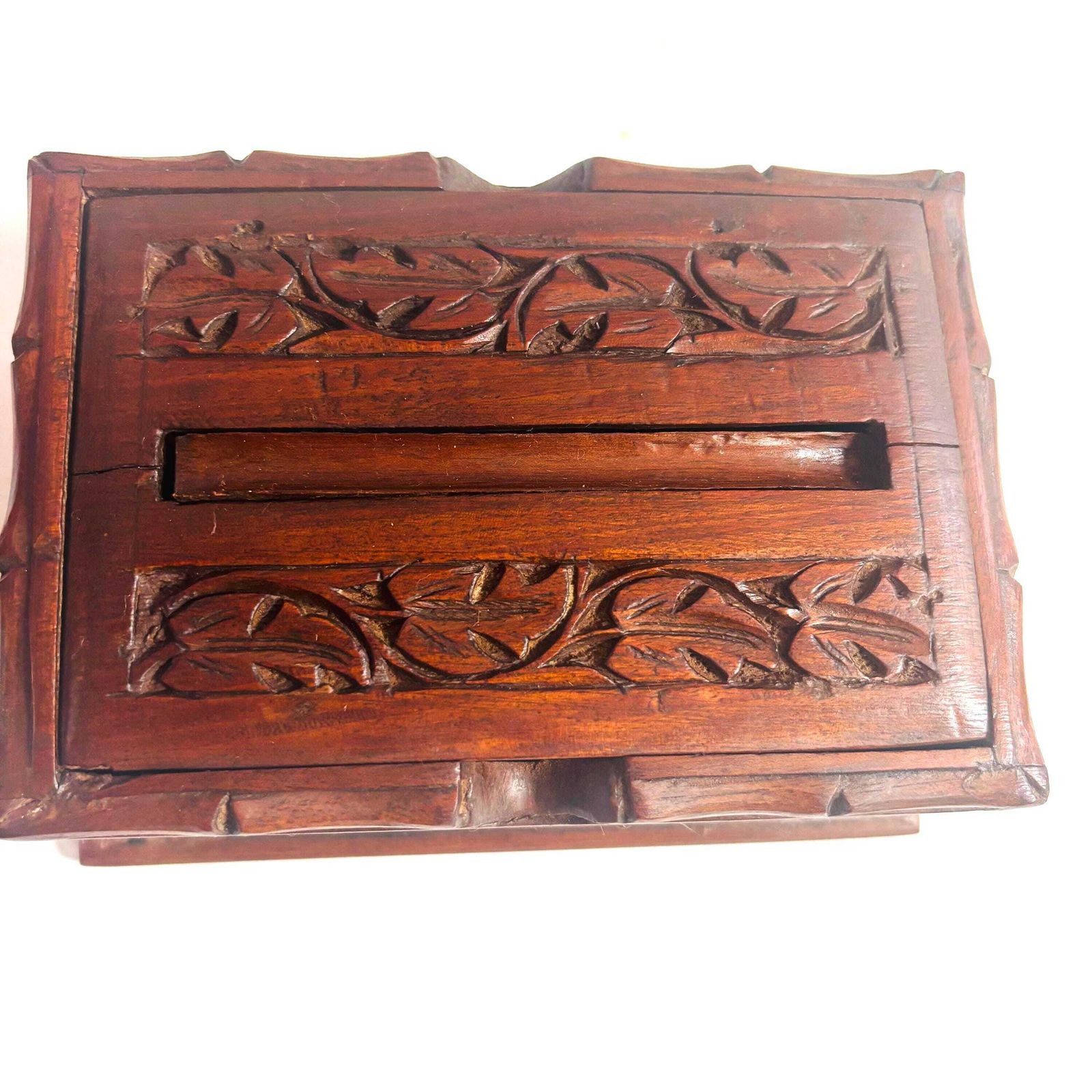 photo furniture Antiek Edwardiaans gesneden eiken sigarettendispenser, ca. 1910