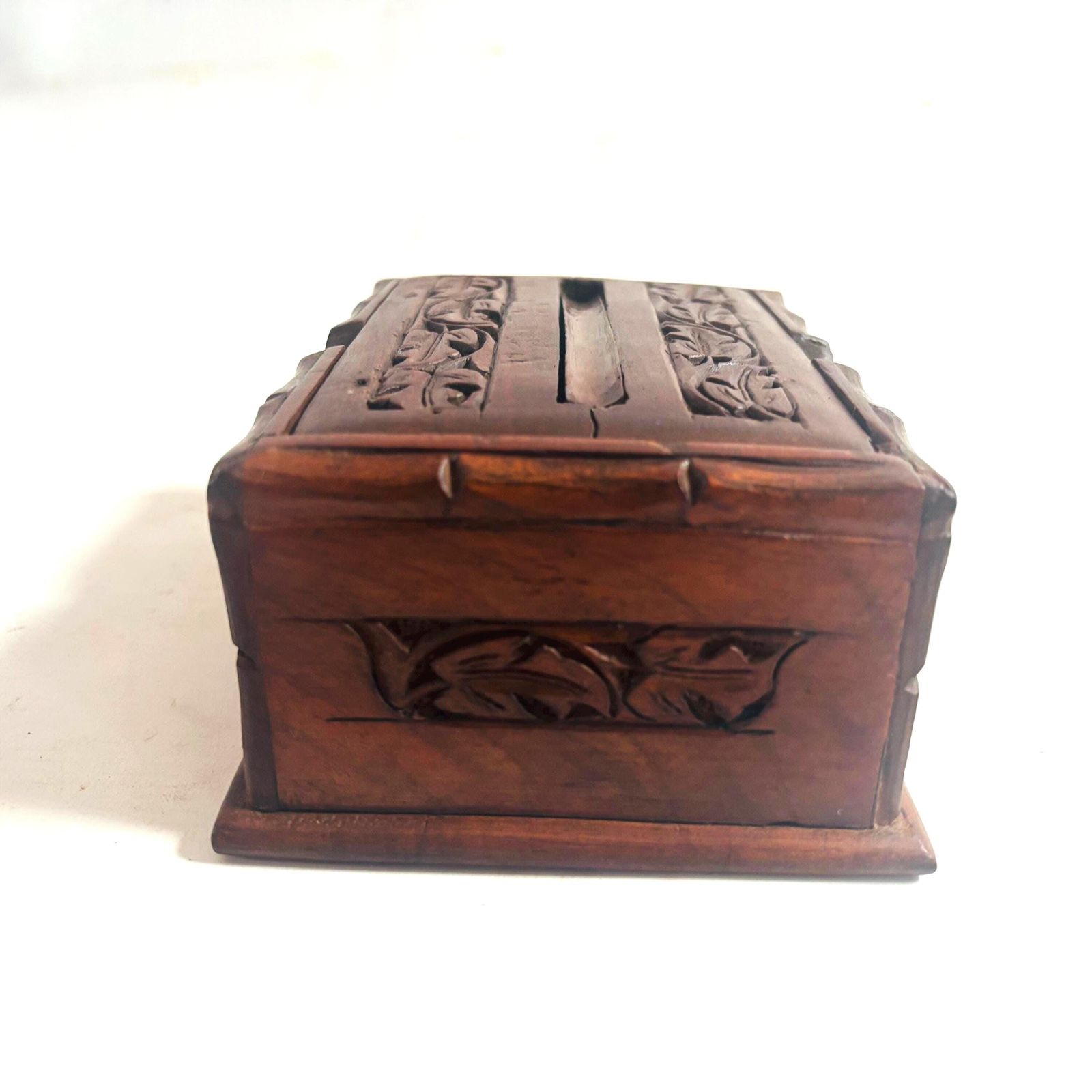 photo buy Antiek Edwardiaans gesneden eiken sigarettendispenser, ca. 1910