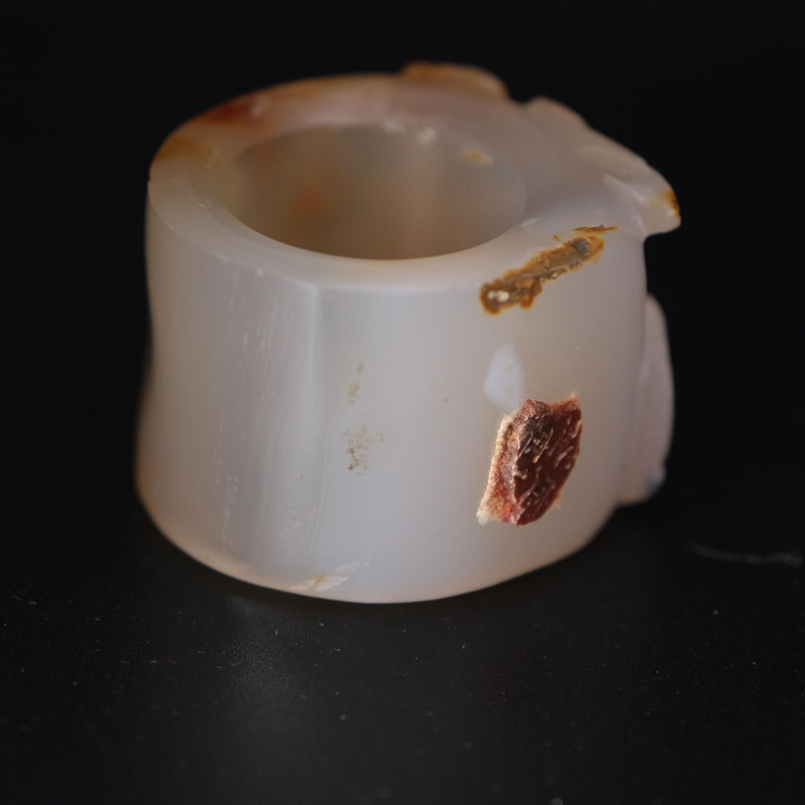 Chinese Gesneden Agaat Boogschuttersring, 20e Eeuw, Reliëfgesneden met Exportwas photo 160.0