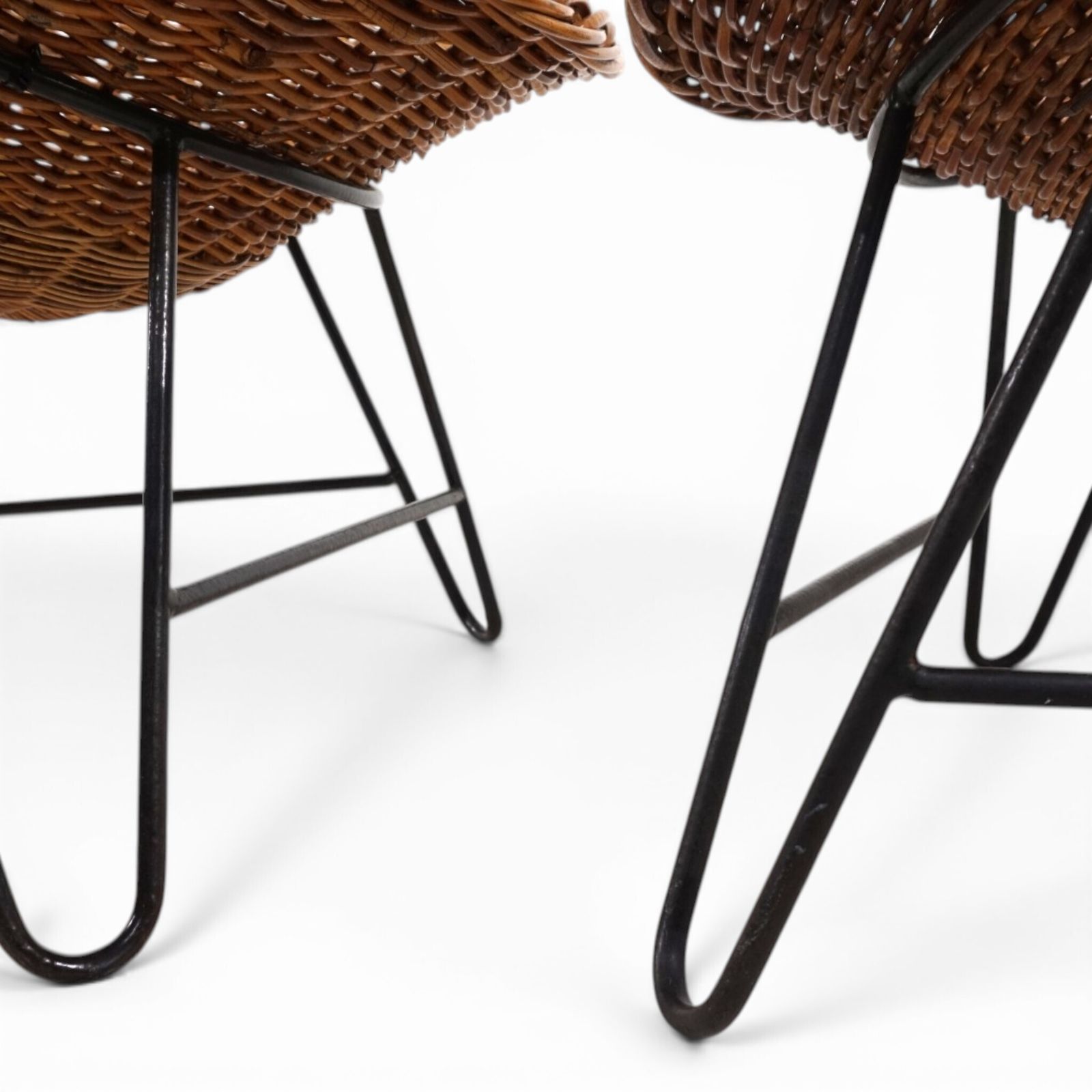 photo vinterior Pod Chairs – Paar rotan/rieten loungstoelen op metalen frame, 1970