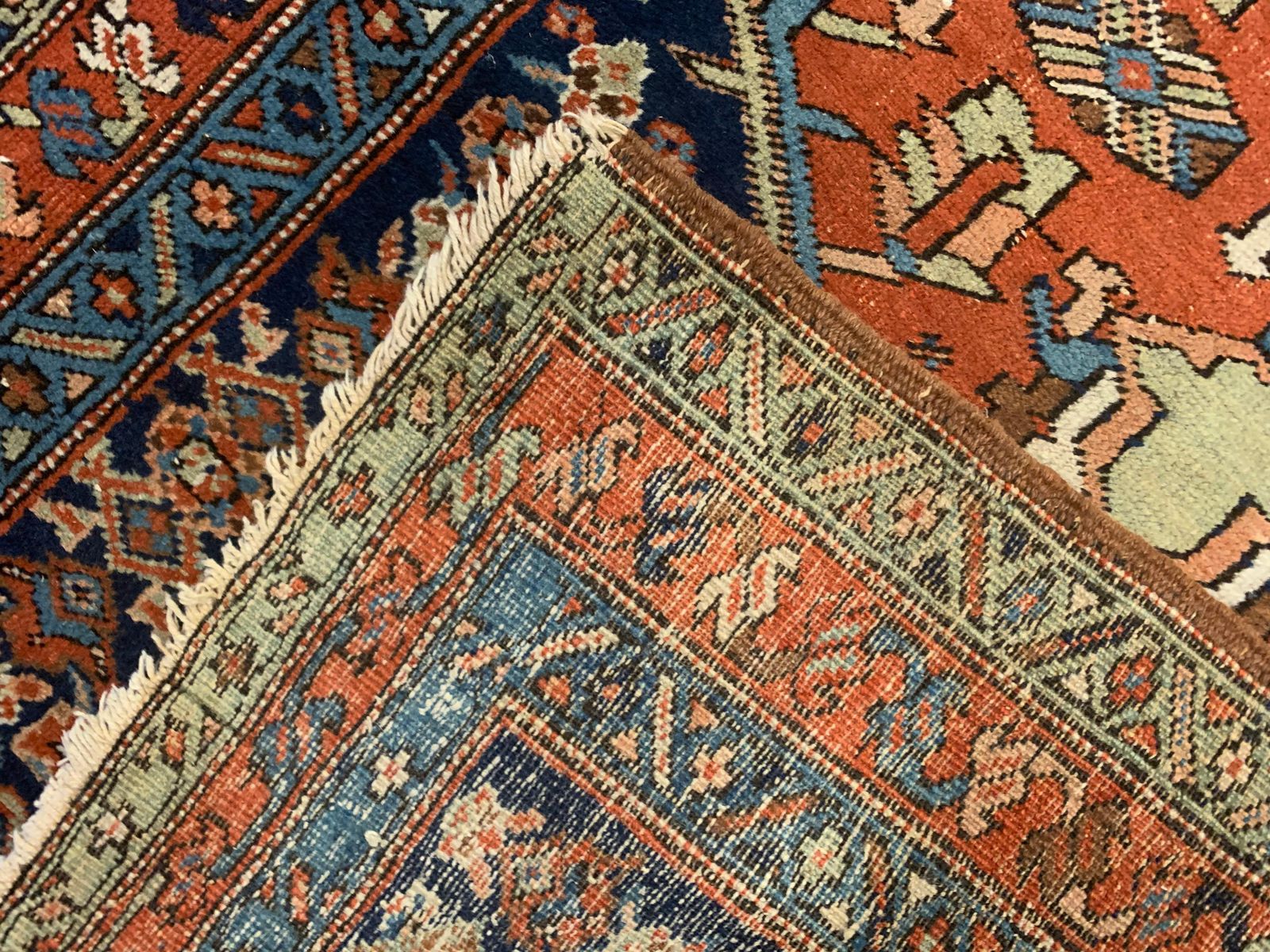 photo furniture Tapis de couloir d'époque en laine, fait main, motifs tribaux traditionnels