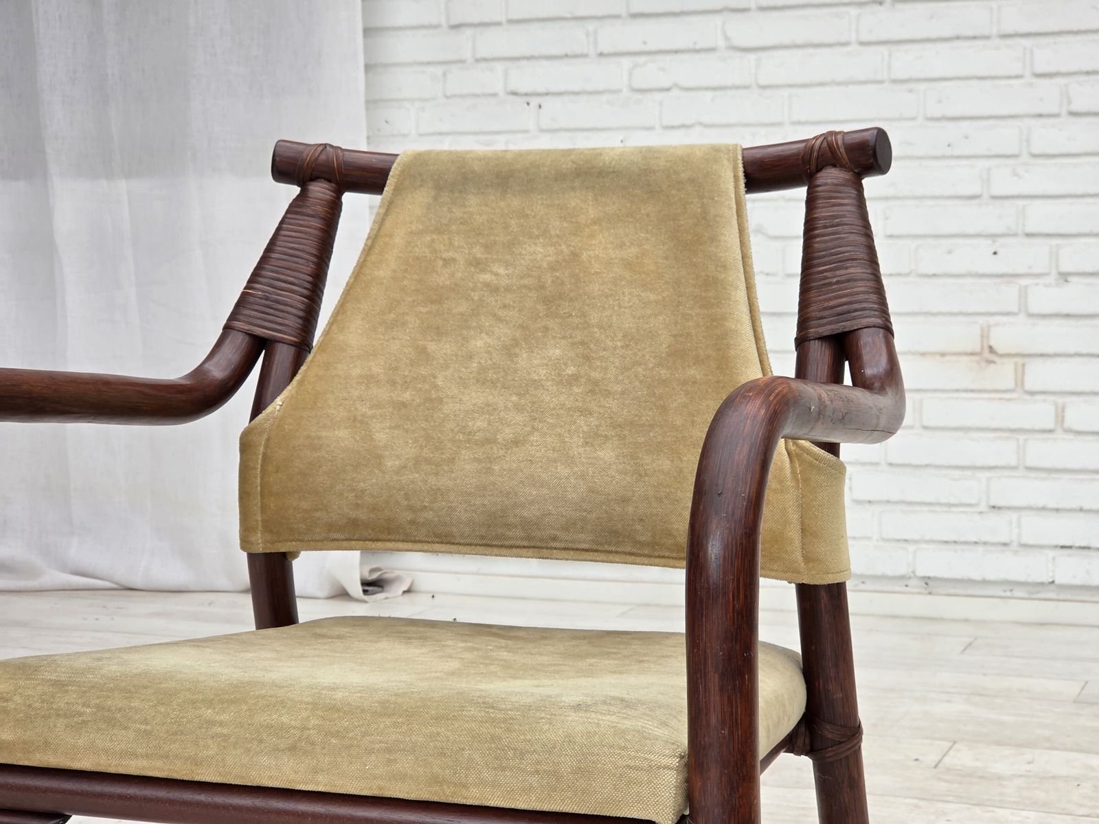 Ca. jaren 1980, paar Scandinavische fauteuils, meubelvelours, bamboe. photo vintage