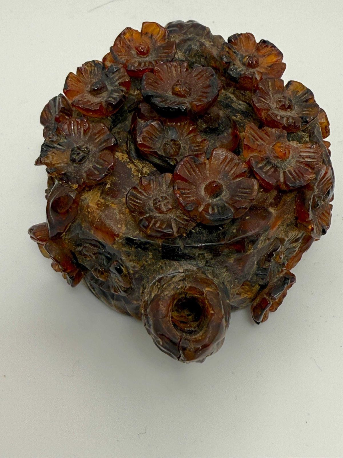 photo vinterior Antique Chinese Carved Amber Miniature Wine Pot, Prunus/Plum Blossom Relief, Late Qing Dynasty — As Found, Damage