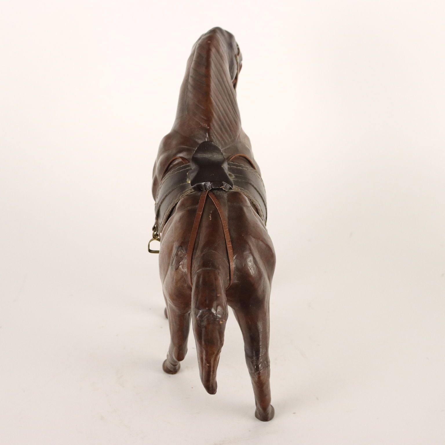 photo for sale Paard in leer en papier-maché, 19e-20e eeuw