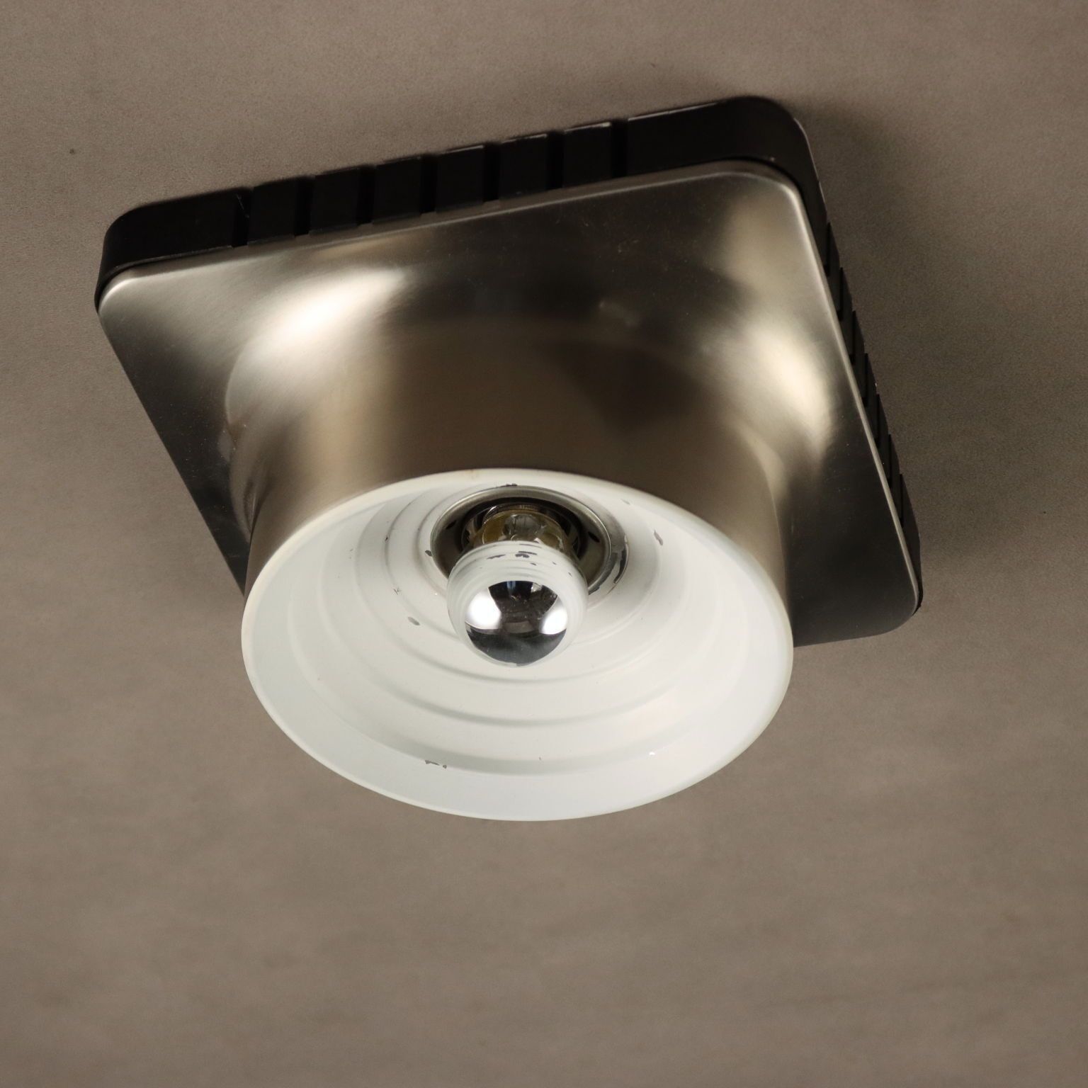 1960s 1970s Wall Lamp photo vinterior