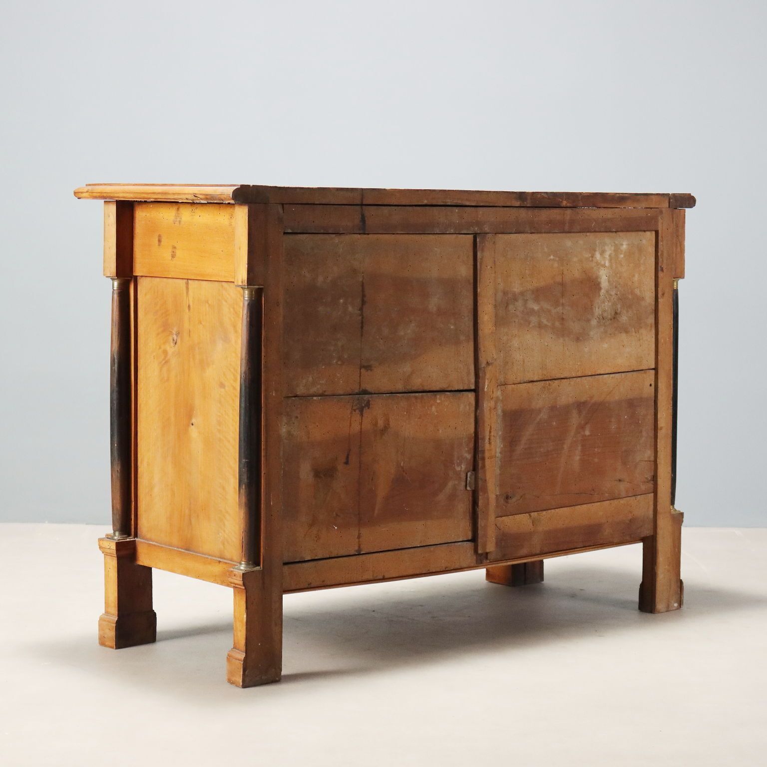photo furniture Napoleon III Walnoot Ladekast   Italië 19e Eeuw