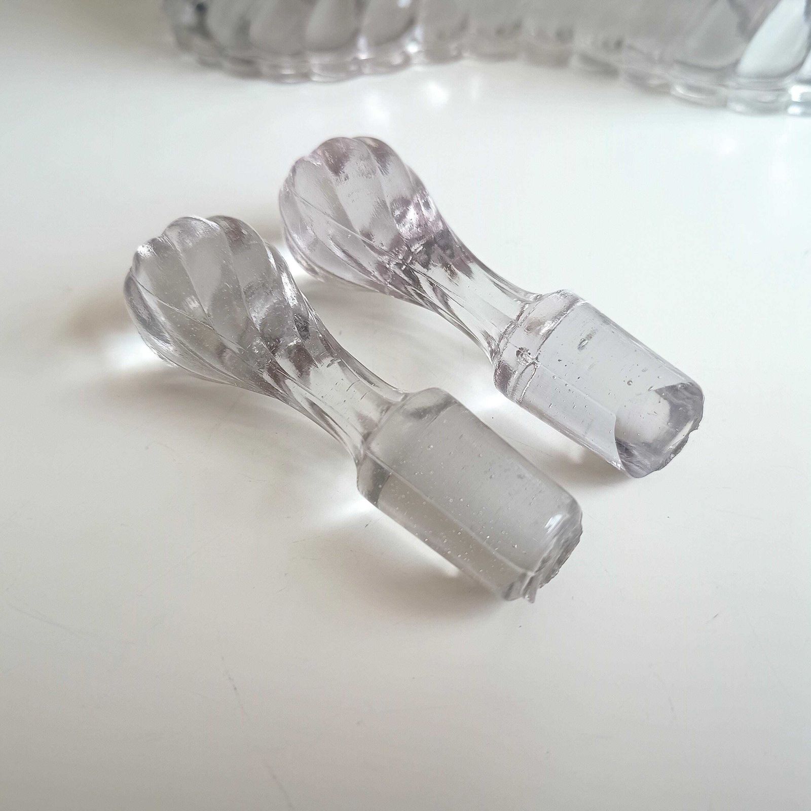 photo vintage Gesigneerde Baccarat Crystal Bambous Tors Olie- en Azijnset Depose Merk jaren 1890