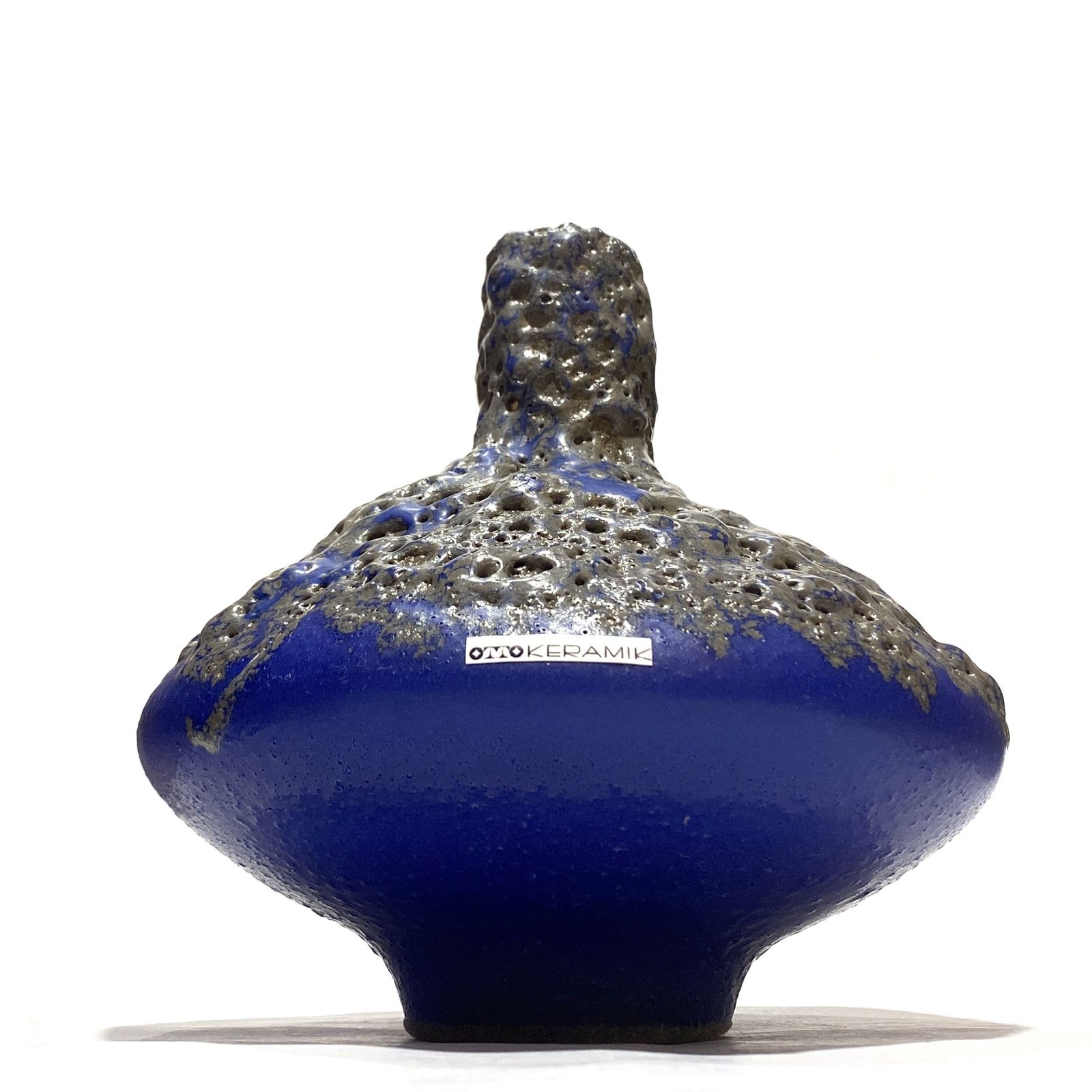 Otto Keramik 206 vaas in blauw fat lava (17,5 cm diameter), West-Duits art pottery glazuur photo furniture