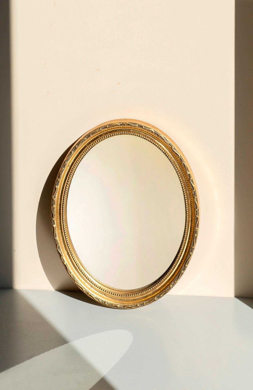 Ovale Gouden Spiegel   Vintage Nederlandse Pieterman Wandspiegel   Louis XVI-stijl, jaren 1960