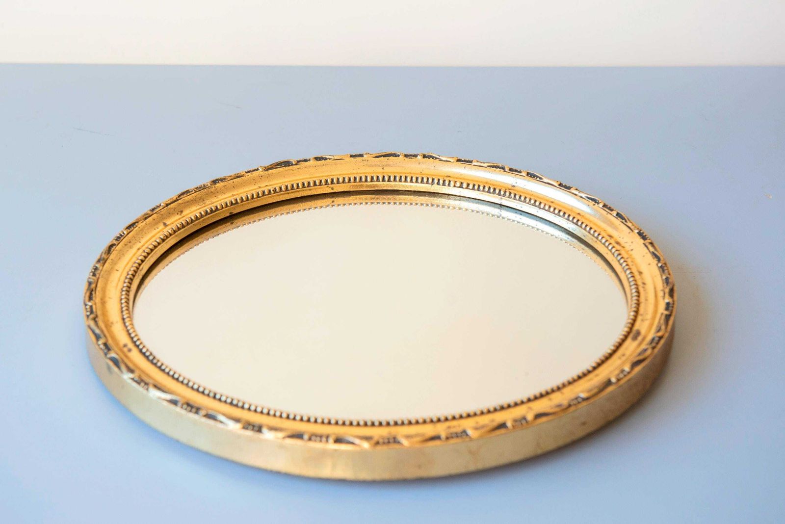 Ovale Gouden Spiegel   Vintage Nederlandse Pieterman Wandspiegel   Louis XVI-stijl, jaren 1960 photo vintage