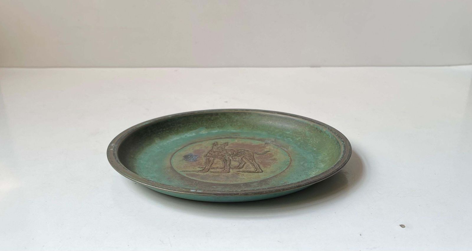 Art Deco 'Great Dane' bronzen schaal van Holger Fridericias, jaren 1930 photo 251.0