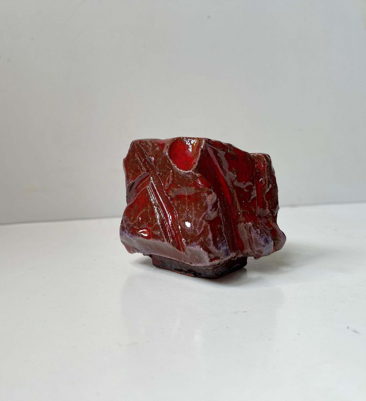 Ijslandse Brutalist vaas met vulkanisch bloedglazuur, jaren 1970 photo Woonaccessoires