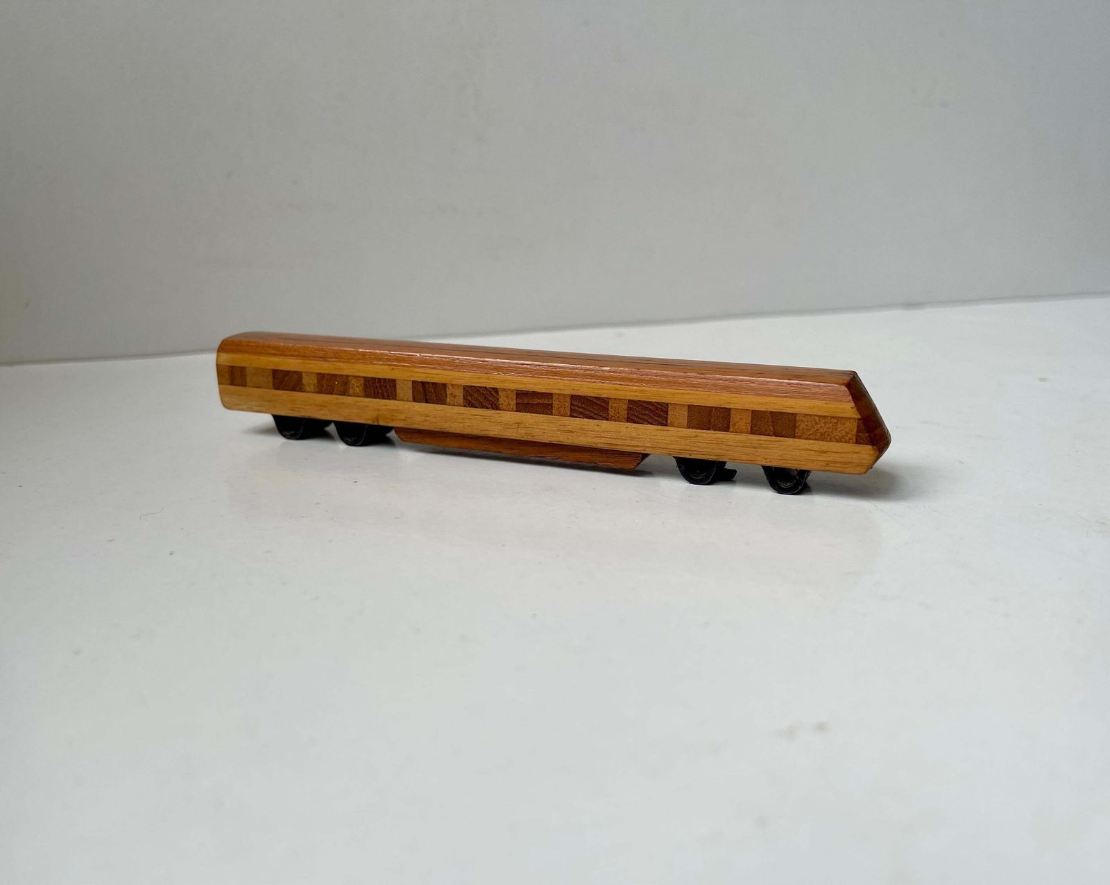 Scandinavische Mid-Century raket kurkentrekker & trein flessenopener, jaren 1960 photo for sale