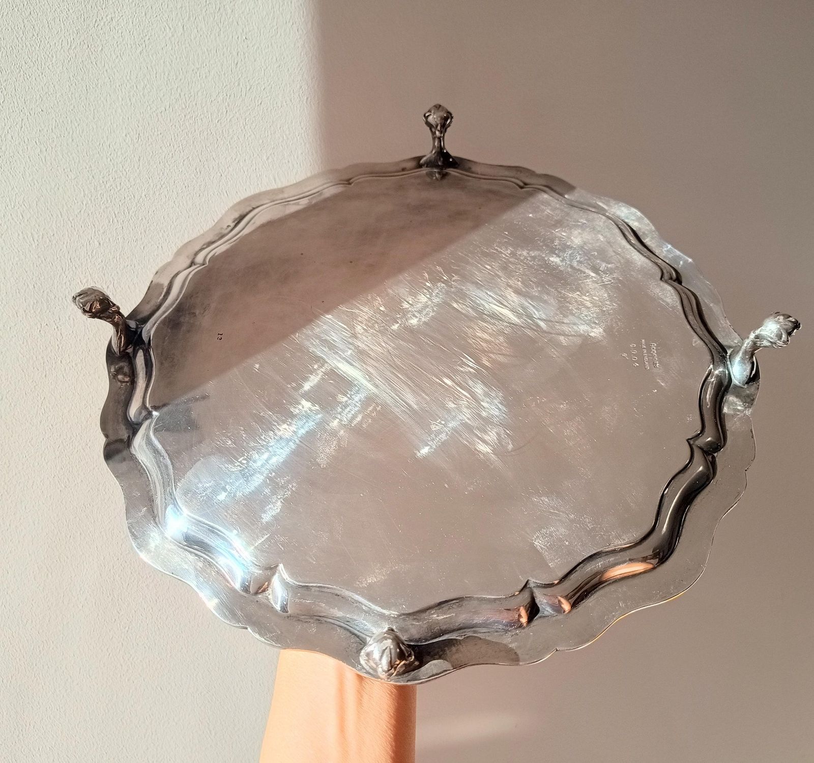 photo for sale Vintage James Dixon Georgische stijl verzilverde presenteerschaal op poten, klauwtjes