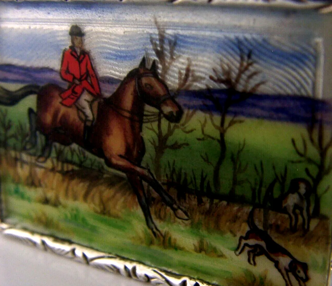 Tabatière en argent sterling et émail, scène de chasse à courre, 1977 photo for sale