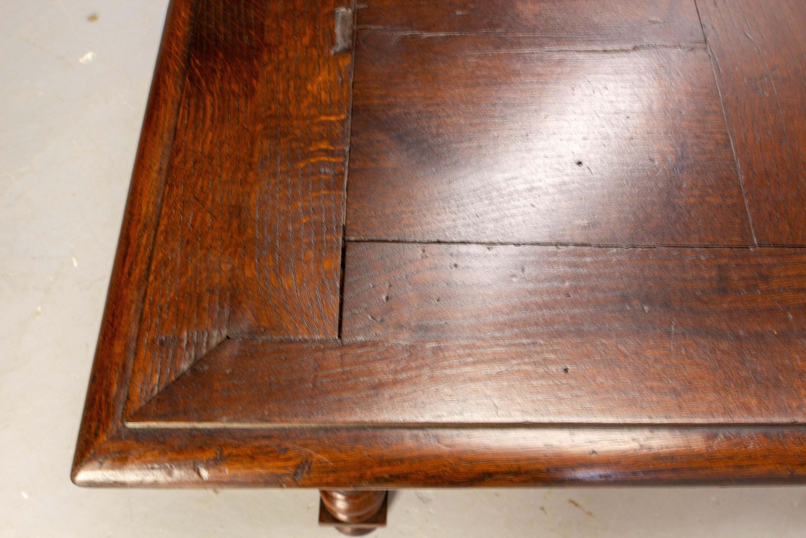 Table carrée en chêne de style Louis XIII à entretoise en X, fin du XIXe siècle photo buy