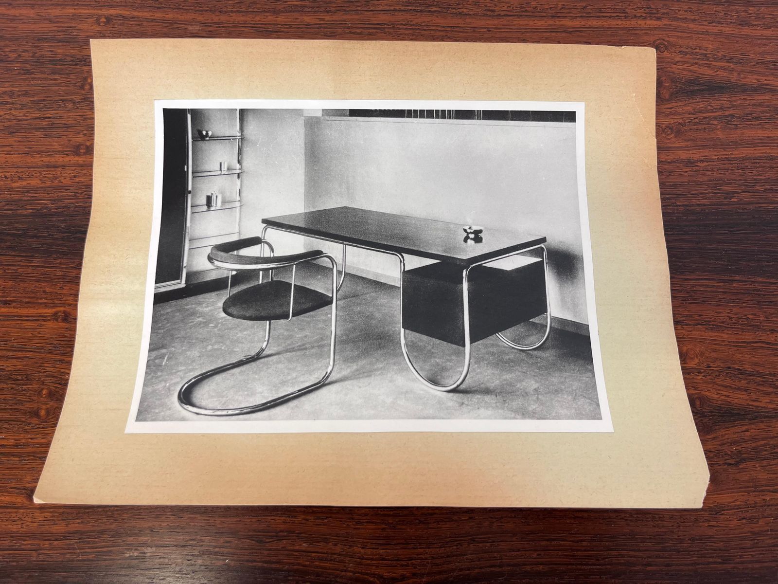 Originele foto van Bauhaus buisstalen chromen bureau met stoel, jaren 1930, jaren 1950 photo for sale