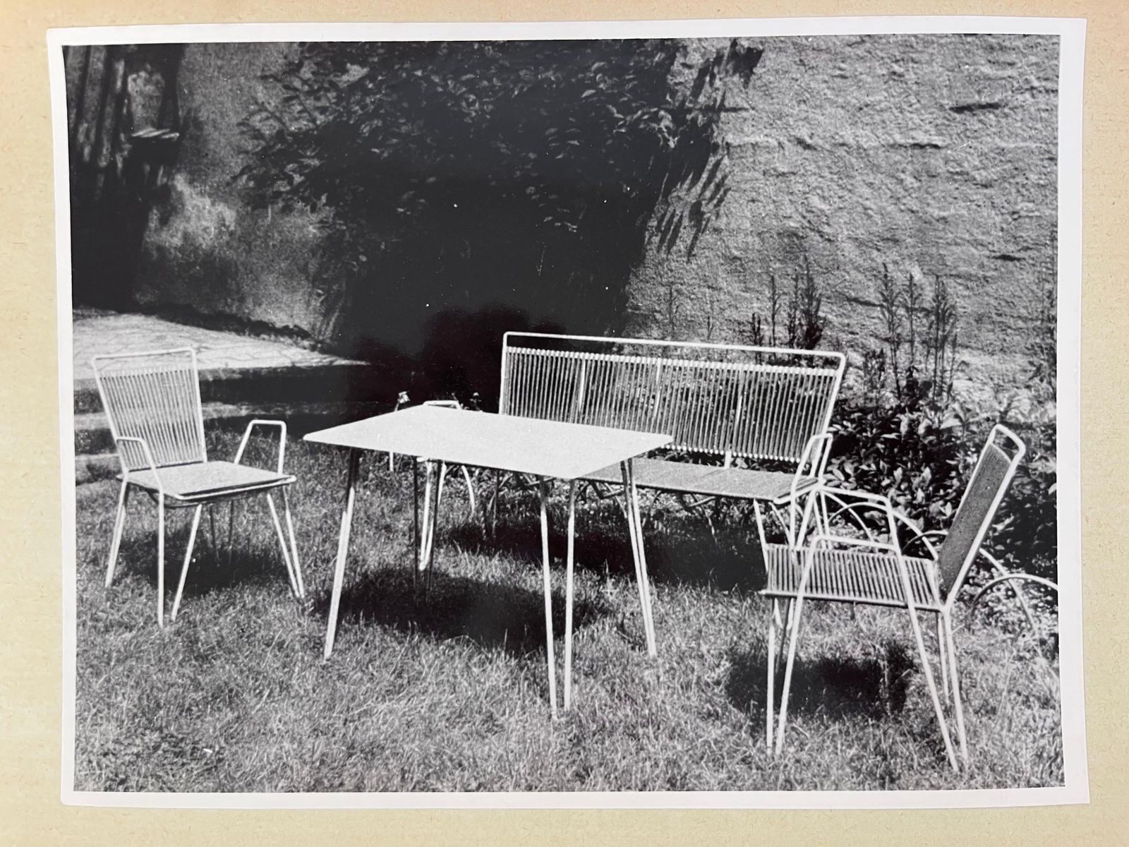 Set originele foto's van Duits tuinmeubilair van buisstaal uit de jaren 1930, 1950 photo vinterior