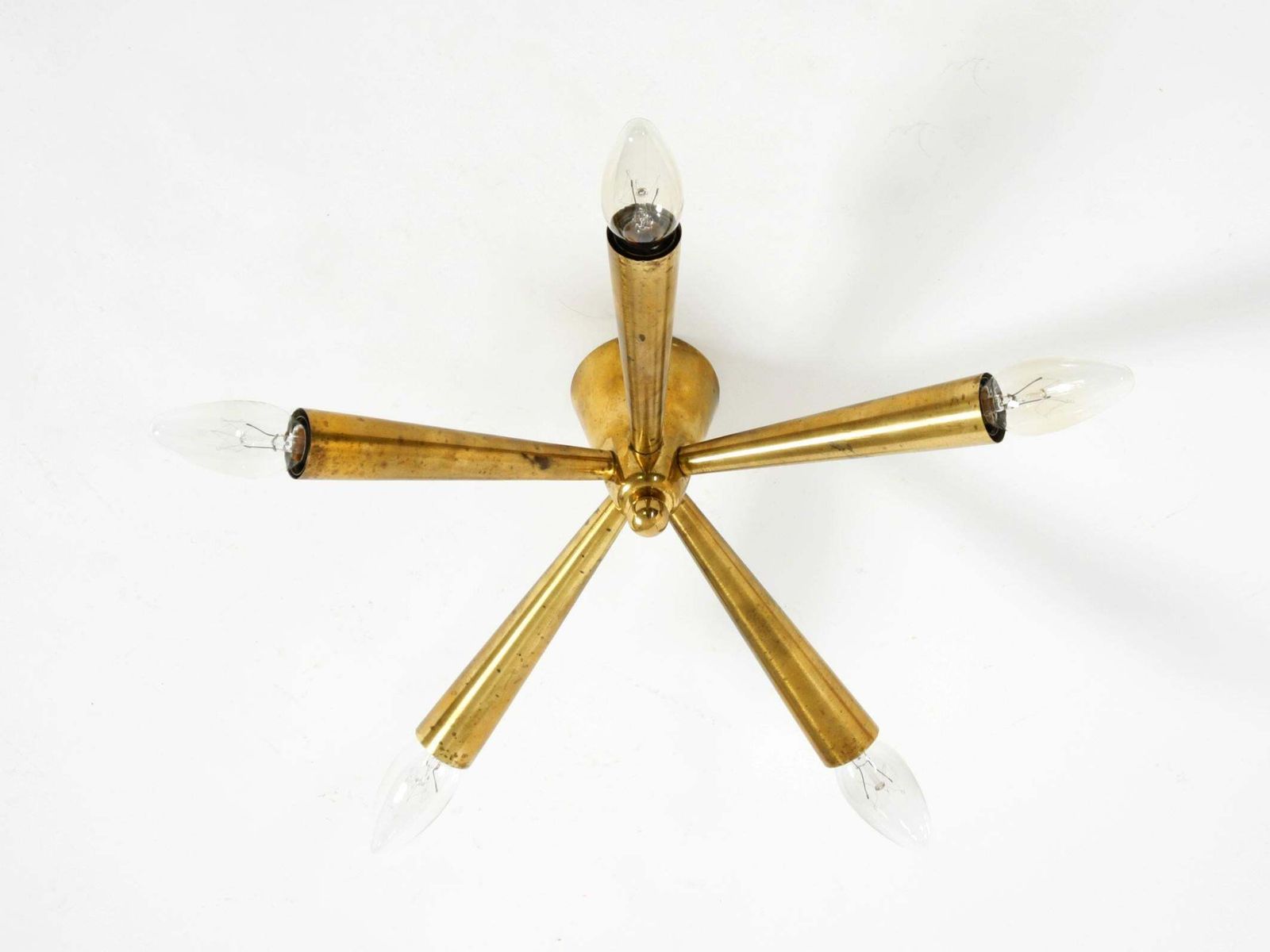 Kleine mid-century modern messing Sputnik plafondlamp met vijf armen photo for sale