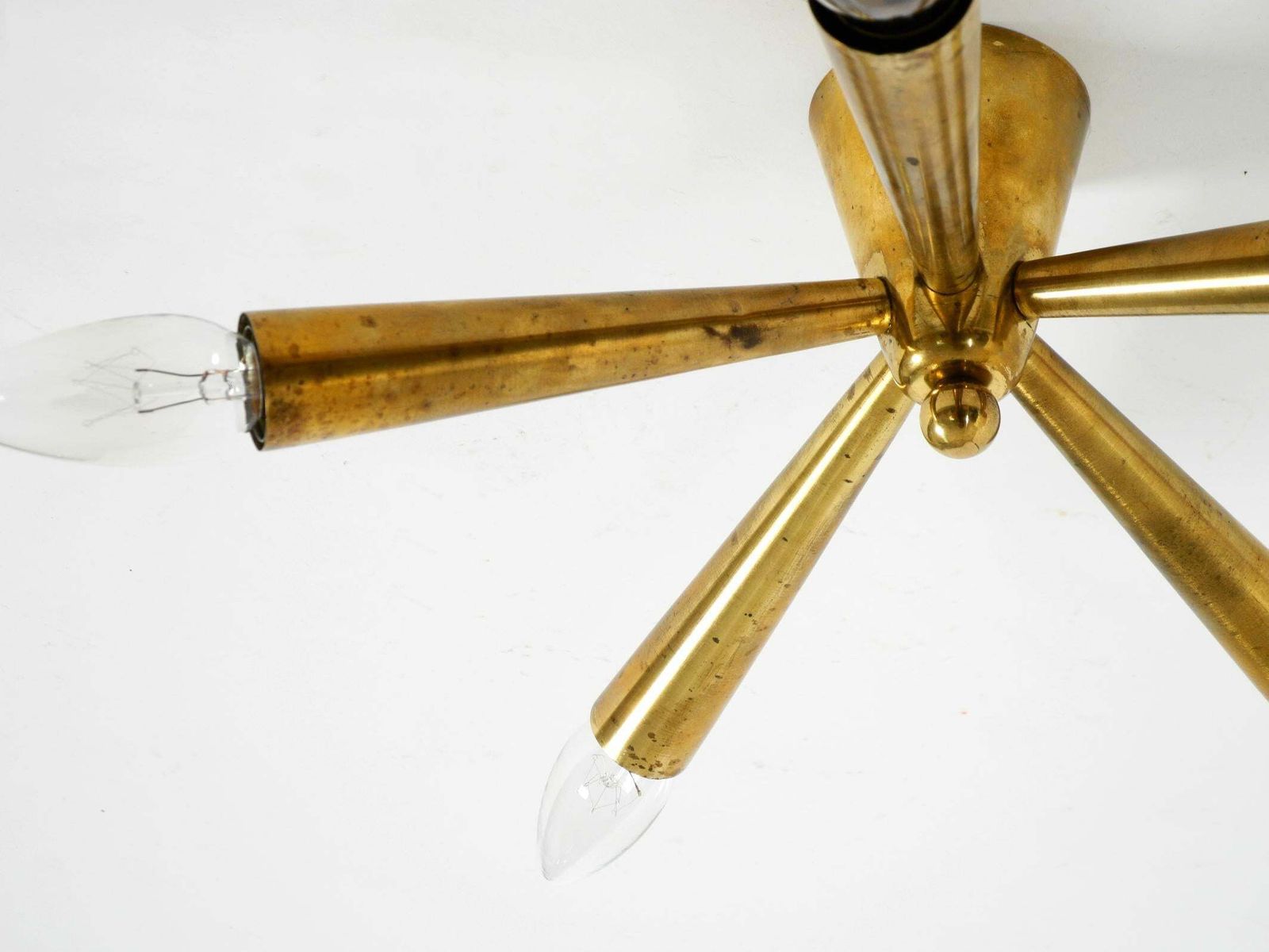 photo vintage Kleine mid-century modern messing Sputnik plafondlamp met vijf armen