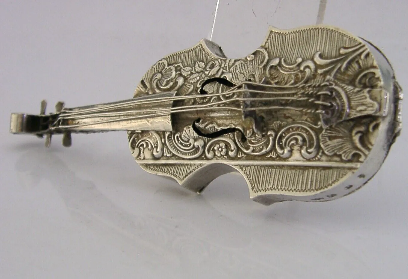 Boîte à potpourri en forme de violoncelle, argent massif 800, d'époque, années 1890 - objet de bureau rare photo vinterior