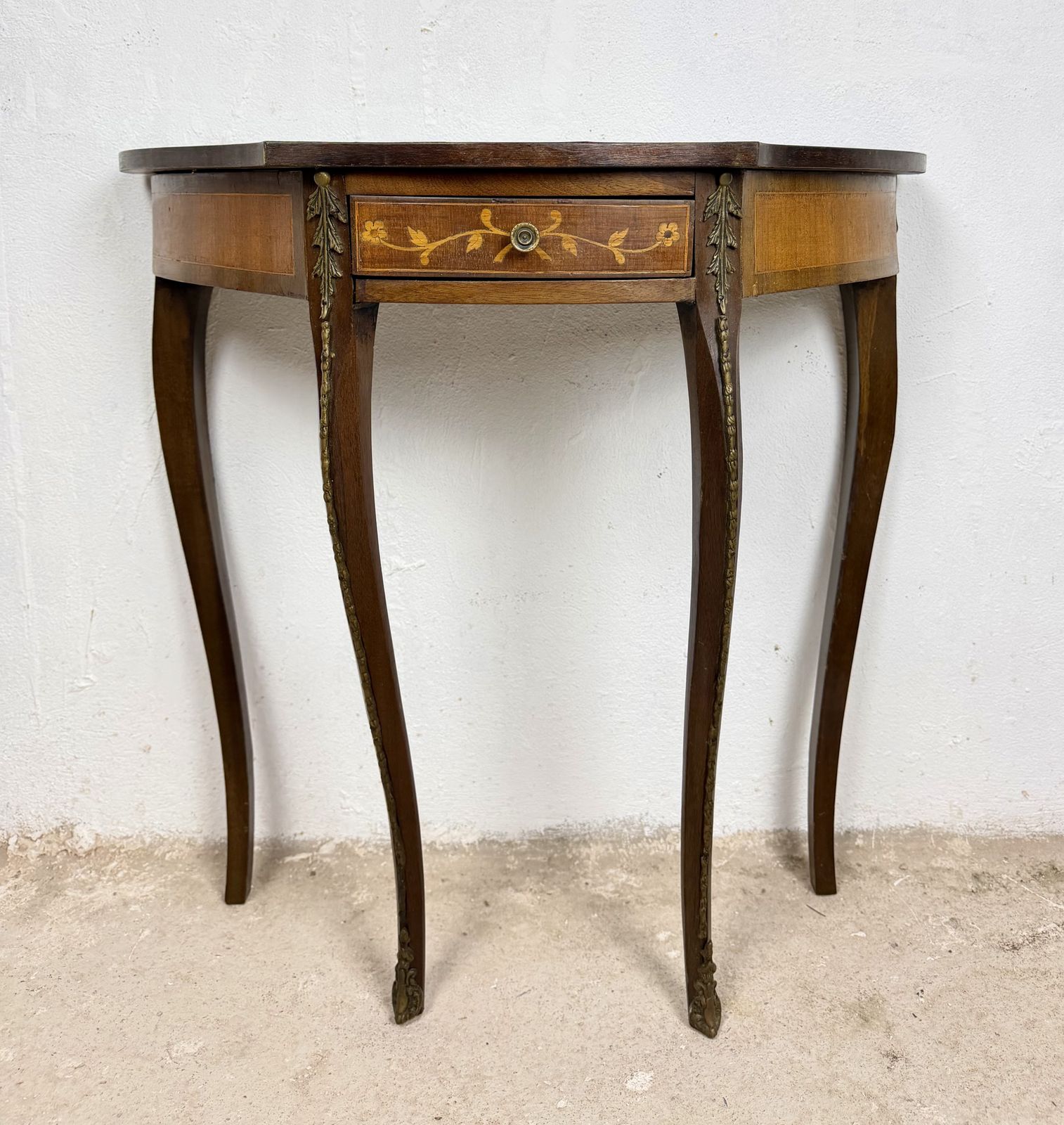 Franse Louis XVI Stijl Marqueterie Consoletafel Met Bronzen Beslag photo Meubels