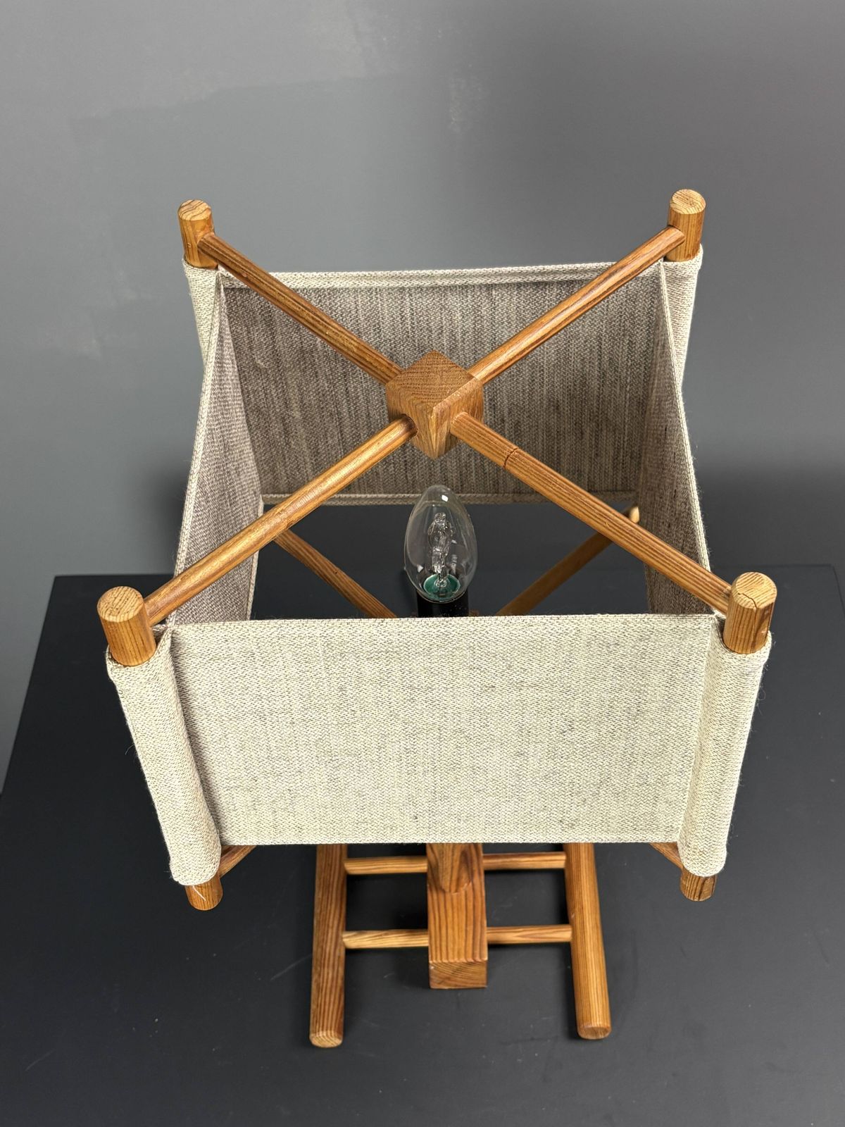 photo furniture Lampe de table scandinave mid-century en pin, abat-jour carré en tissu, années 1970