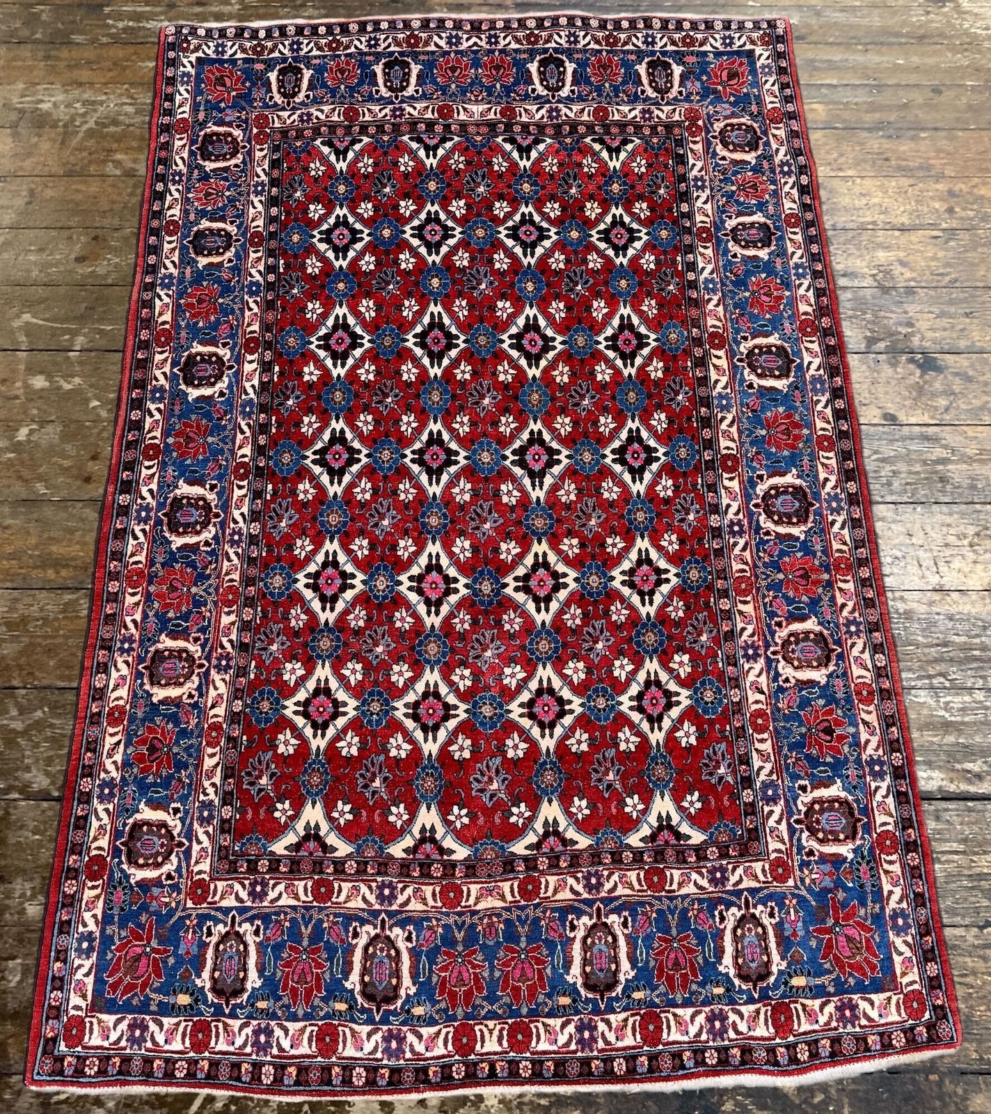 Antiek Veramin tapijt 2,19 m x 1,44 m photo Textiel
