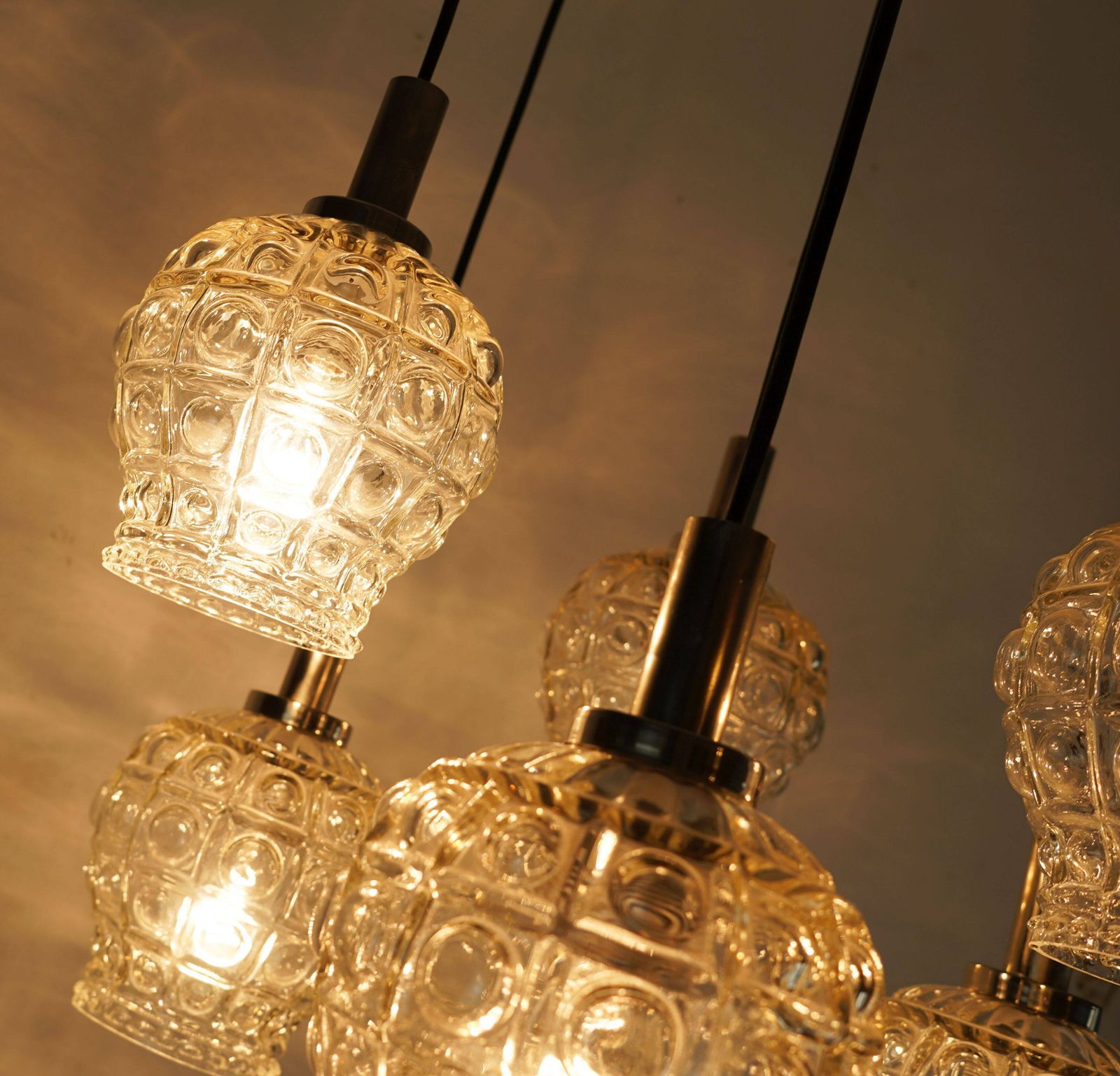Cascade hanglamp, 7 kappen, bubbeltjesglas en chroom, jaren 1960/70 photo 4943.0
