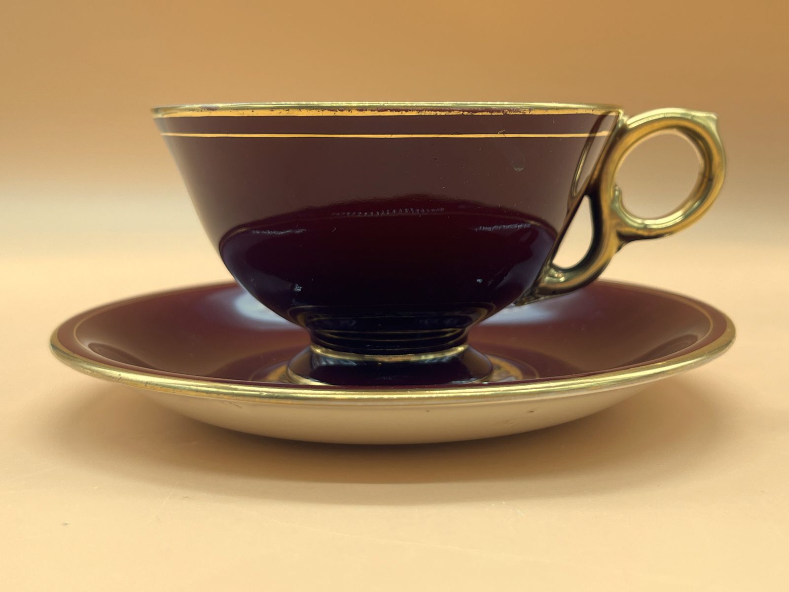 photo for sale Royal Winton Pottery Hazel Chintz Best Gold Footed Wide Mouth theekop & schotel duo. Ca. jaren 1930.