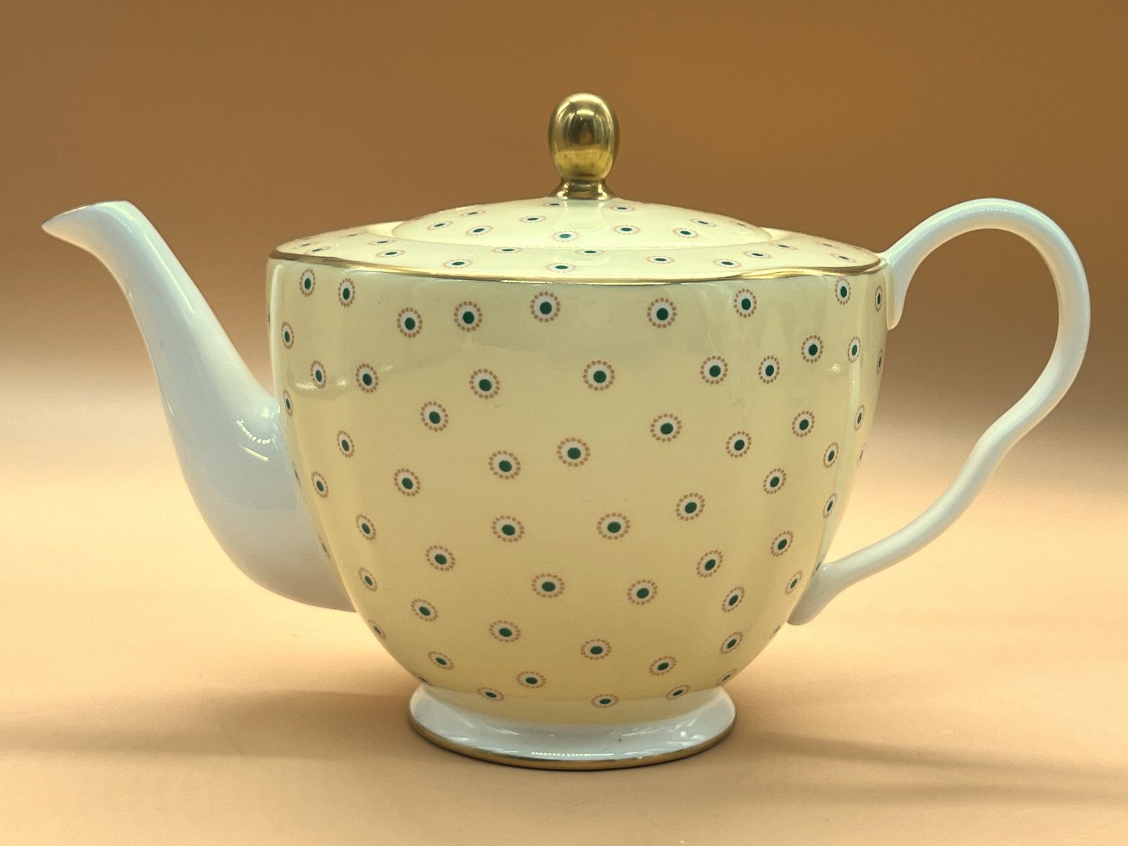 Wedgwood China Harlequin Collection Polka Dot 0.75 Pint Capacity Teapot.
