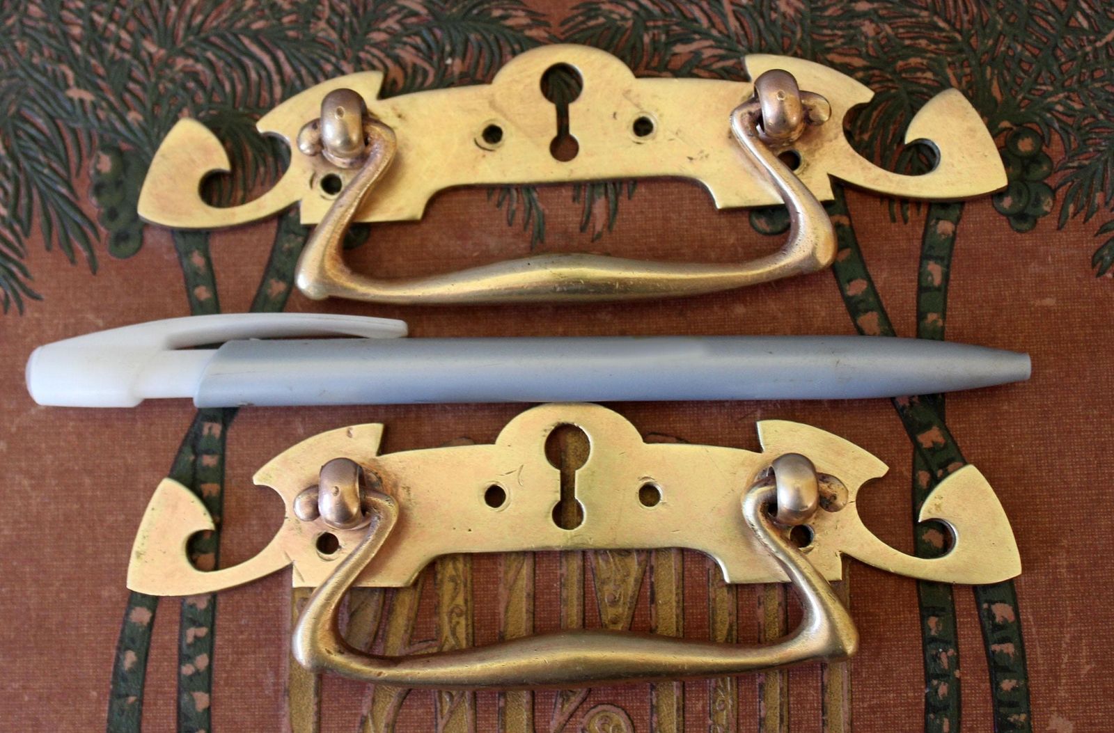 Set Of 2 Art Nouveau, Bauhaus, Jugendstil Heavy Bronze Drawer Pull And Escutcheon Keyhole Cover, Movable Handle, Hardware Furniture photo 72.0